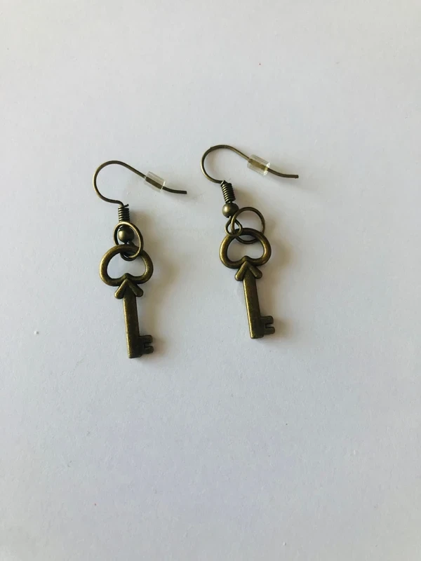 Brincos (Novos) Chave Antiga – Estilo Vintage e Cor Bronze – photo 2